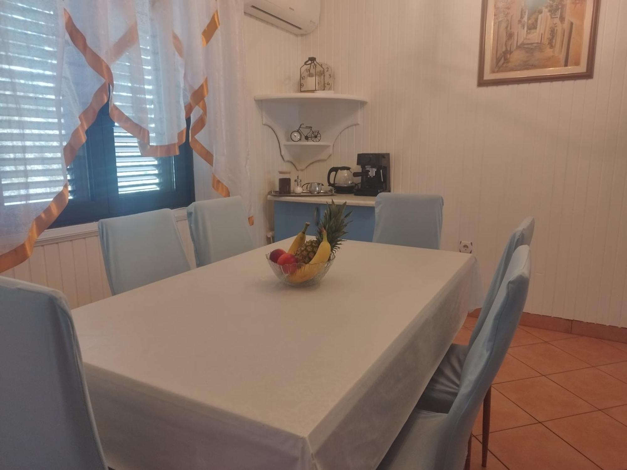 Apartmans Martha Karlobag Buitenkant foto